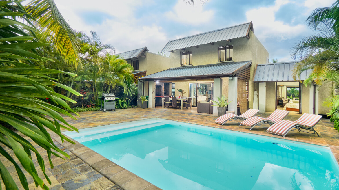 Beachfront complex – Villa for rent in Trou-aux-Biches